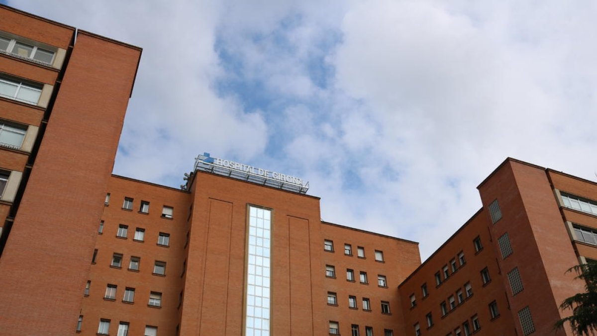 Un paciente con coronavirus se escapa del hospital Trueta mientras esperaba que se lo trasladara al Santa Caterina