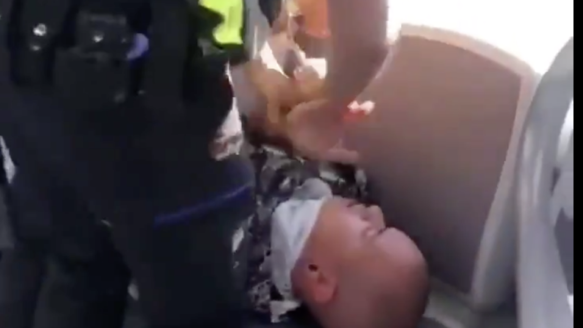 Renfe aparta del servicio a dos vigilantes de seguridad para reducir y hacer un puñetazo a un viajero