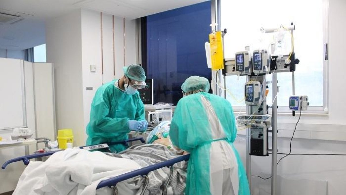 El Govern estudia compensar econòmicament el sobreesforç del personal sanitari durant la pandèmia