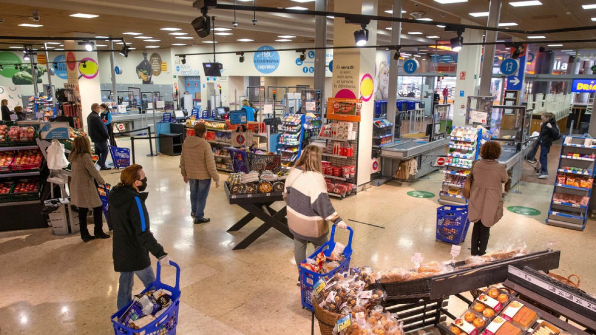 Harina, levadura, cerveza y pizza: la lista de la compra de los tarraconenses