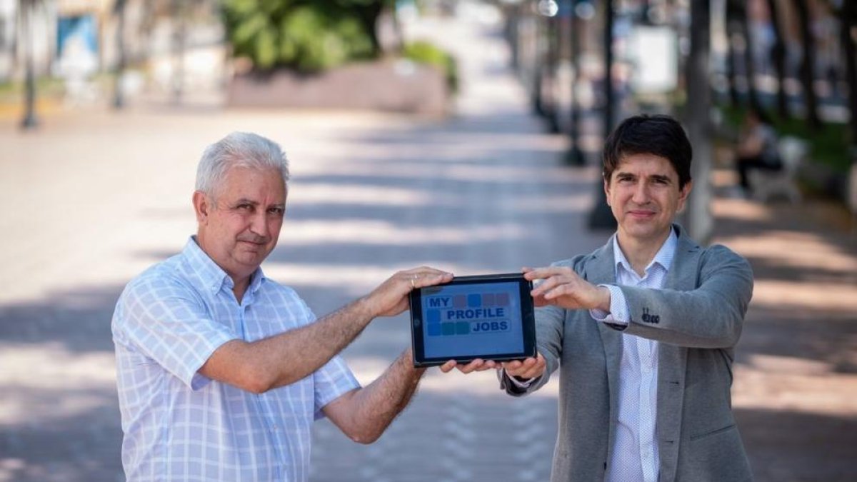 investigador de la URV, Jordi Tous,i Antoni Sambró, director de la empresa Easy2bwise