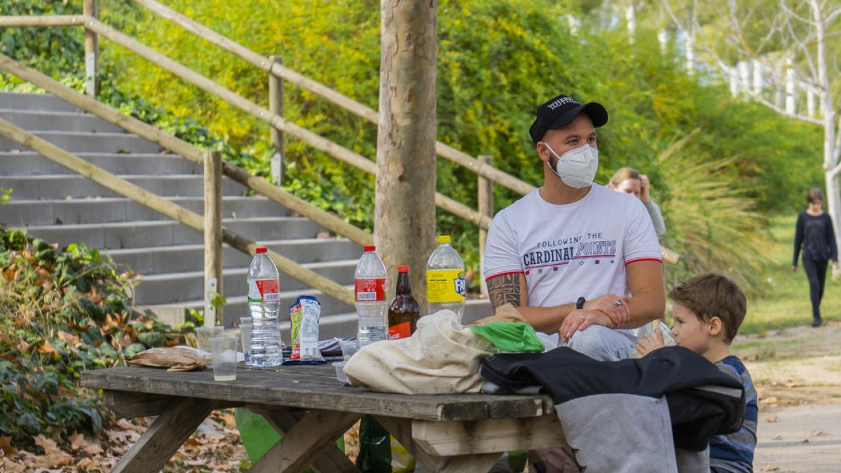 «Desconocía que estuviera prohibido comida al aire libre por|para la pandemia»