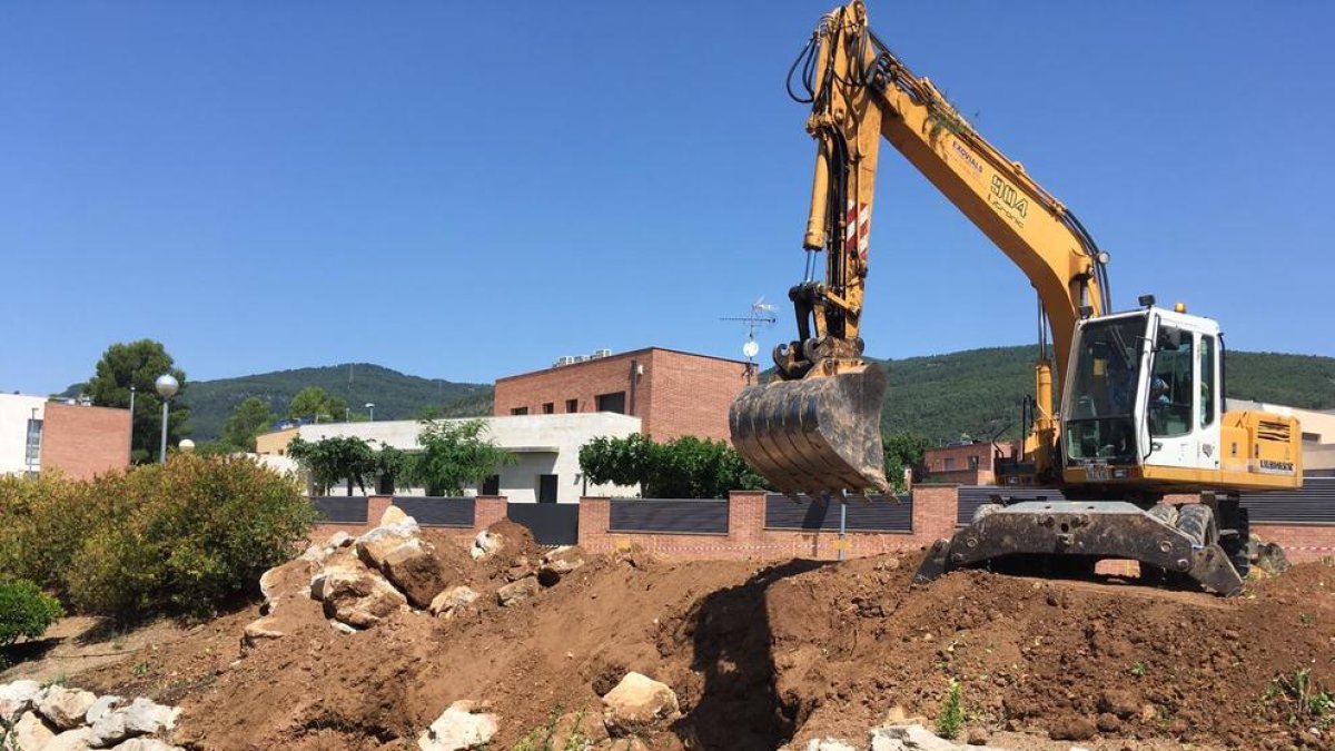 Se inician en Alcover las obras para calentar cinco equipamientos municipales con biomasa