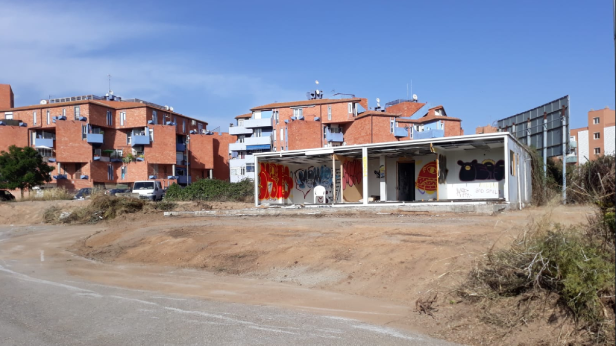 El Ayuntamiento de Reus 'limpia' la entrada en el barrio Gaudí