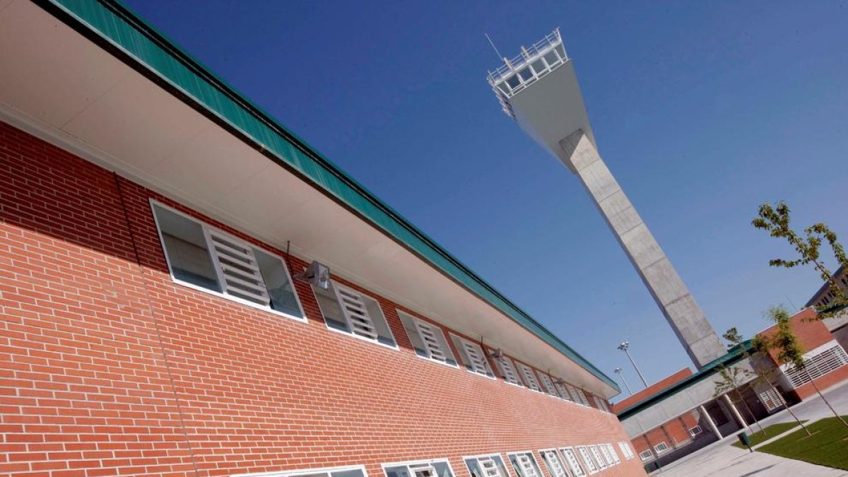 Mor un segon pres a Espanya per COVID-19