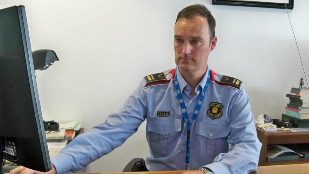 La CUP exige el cese del comisario jefe de los Mossos d'Esquadra