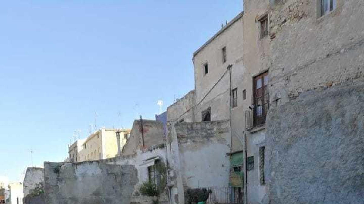 Se hunde un edificio en la Parte Alta de Tarragona