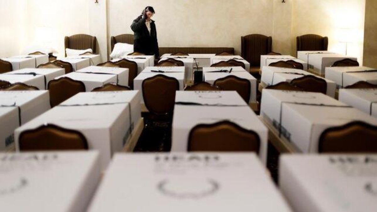 Encuentran en Nueva York decenas cadáveres en descomposición en camiones mudanza