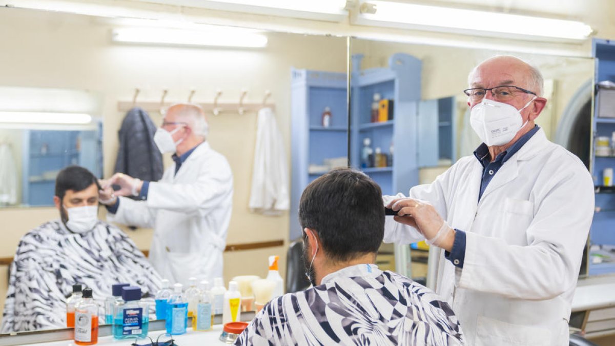 «El oficio siempre me ha gustado y, con los clientes, somos como una pequeña familia»