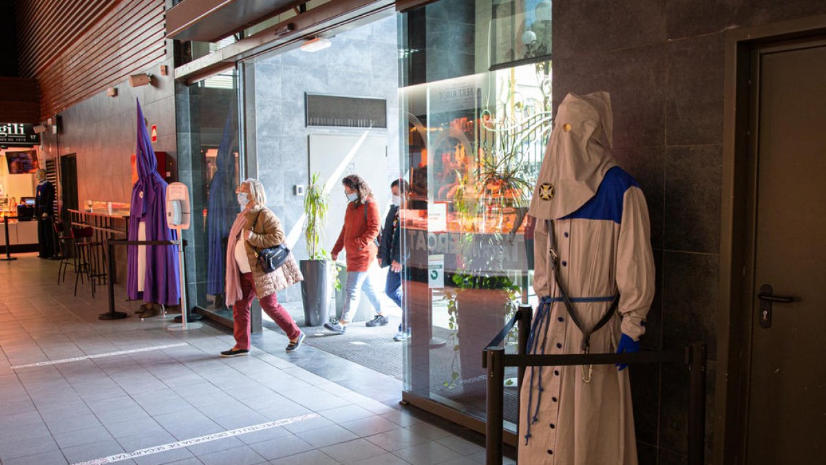 Els mercats tarragonins acullen dues exposicions de Setmana Santa