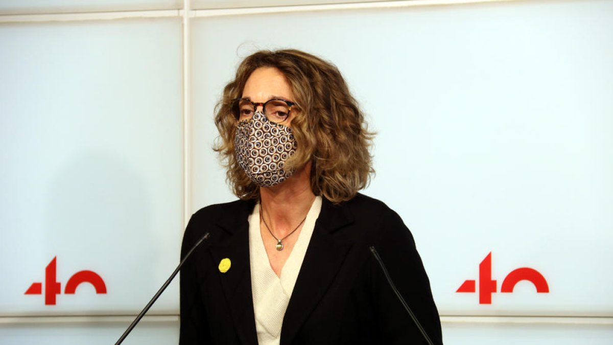 Chacón a Aragonés: «El país no puede seguir en manos de la CUP»