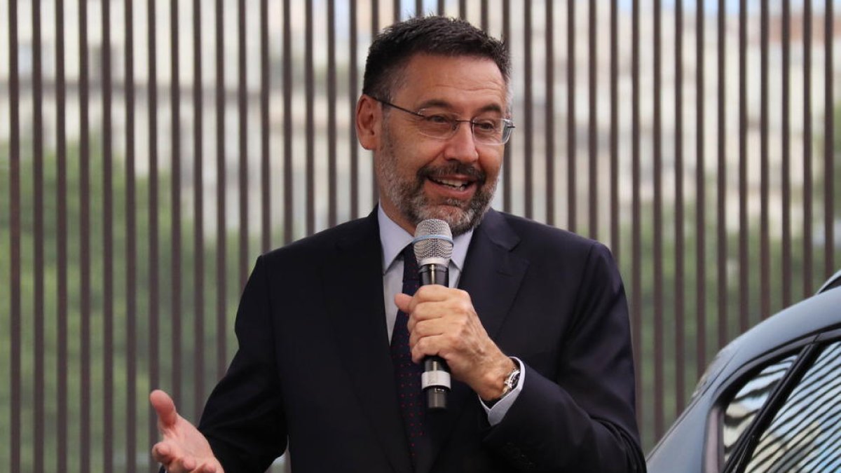 Bartomeu pasará la noche en la comisaría de las Corts