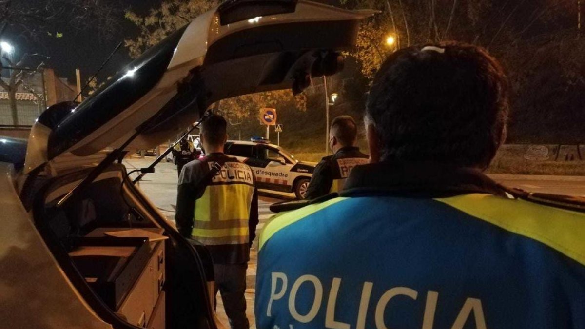 Dos heridos con lesiones de gravedad menor en una pelea|riña con navaja dentro de un bus|buzo en Reus
