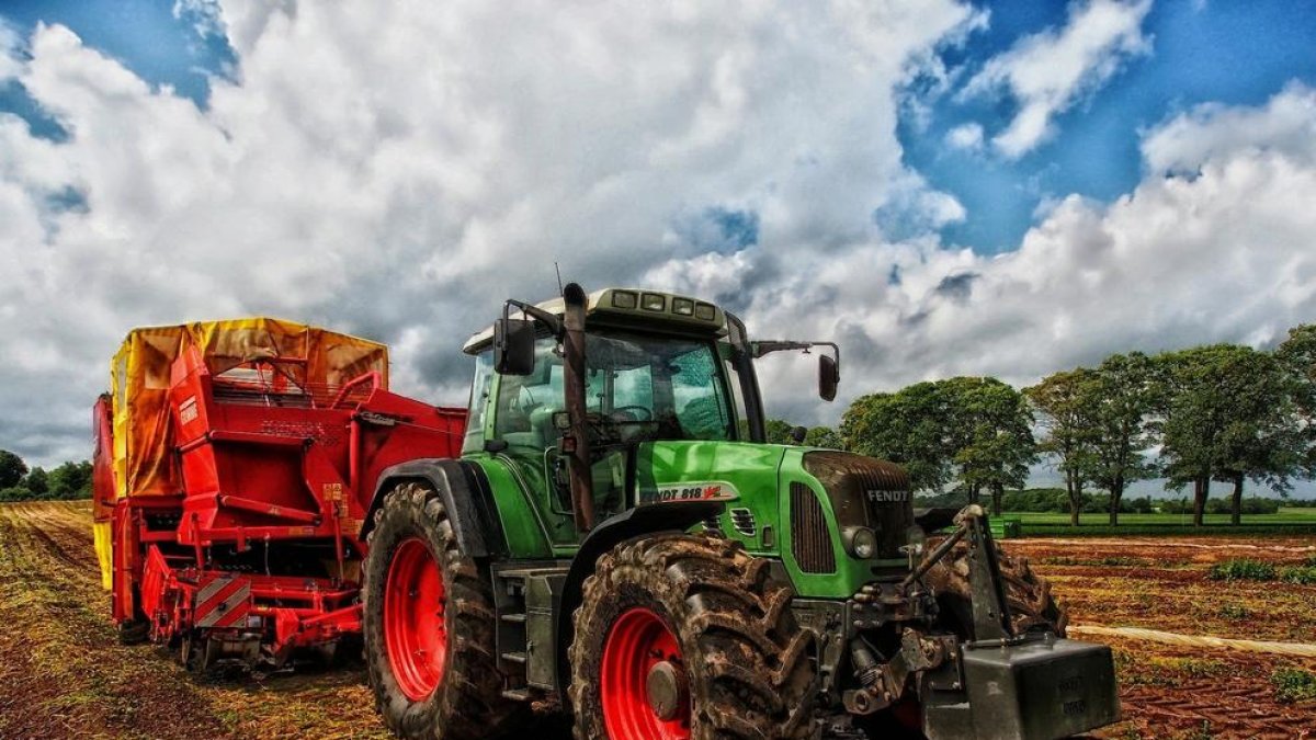 Muere después de precipitarse con su tractor por una vertiente a Ribas (Zamora)