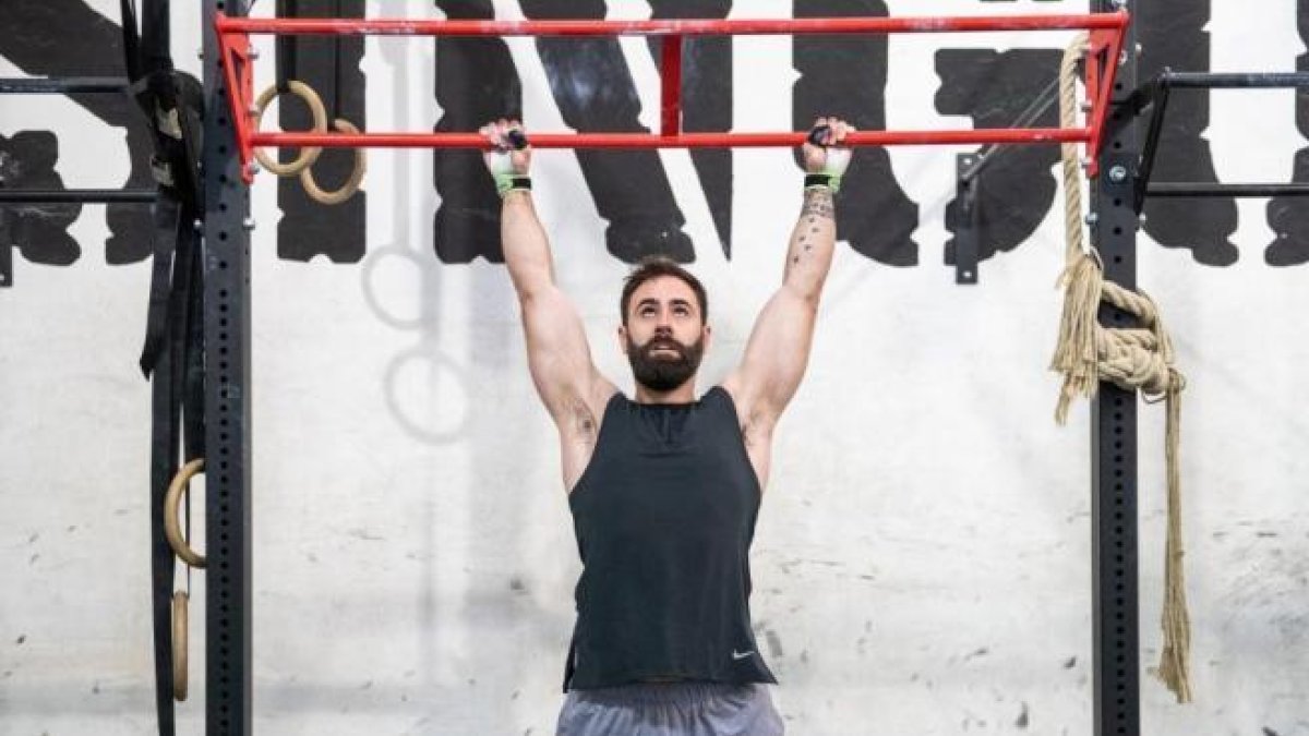 Cuántas dominadas en barra tendrías que hacer al día para afinar