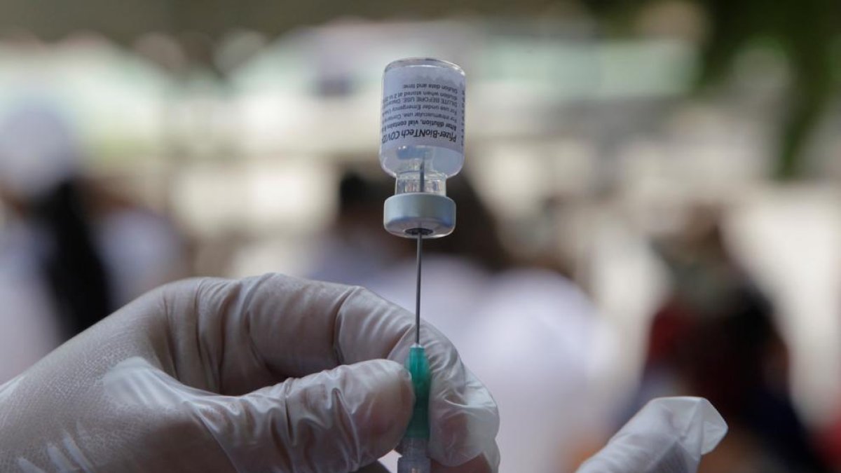 Expertos alemanes apuestan por una tercera dosis de la vacuna contra el coronavirus