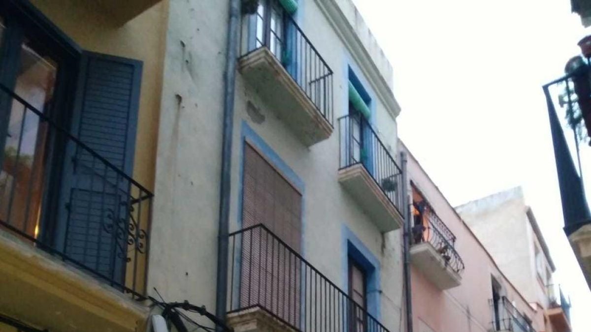 Veïns de la Part Alta eviten una nova ocupació al carrer d'en Mediona