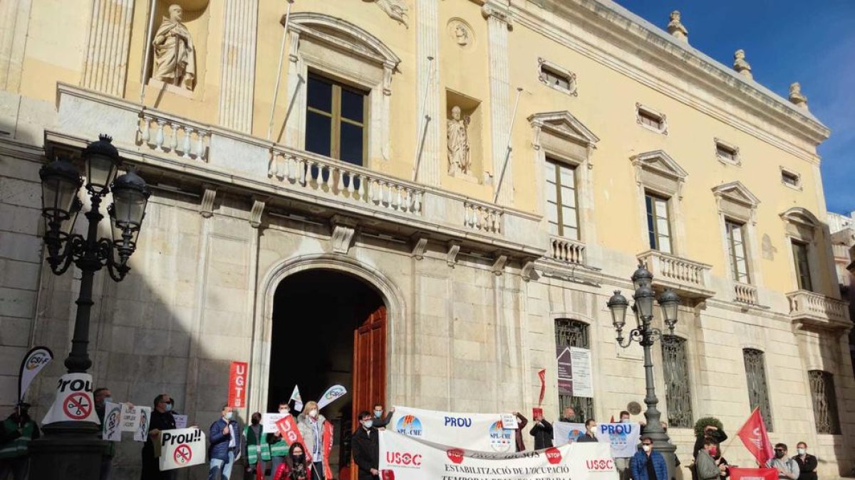 Treballadors de l'Ajuntament de Tarragona reclamen millores laborals