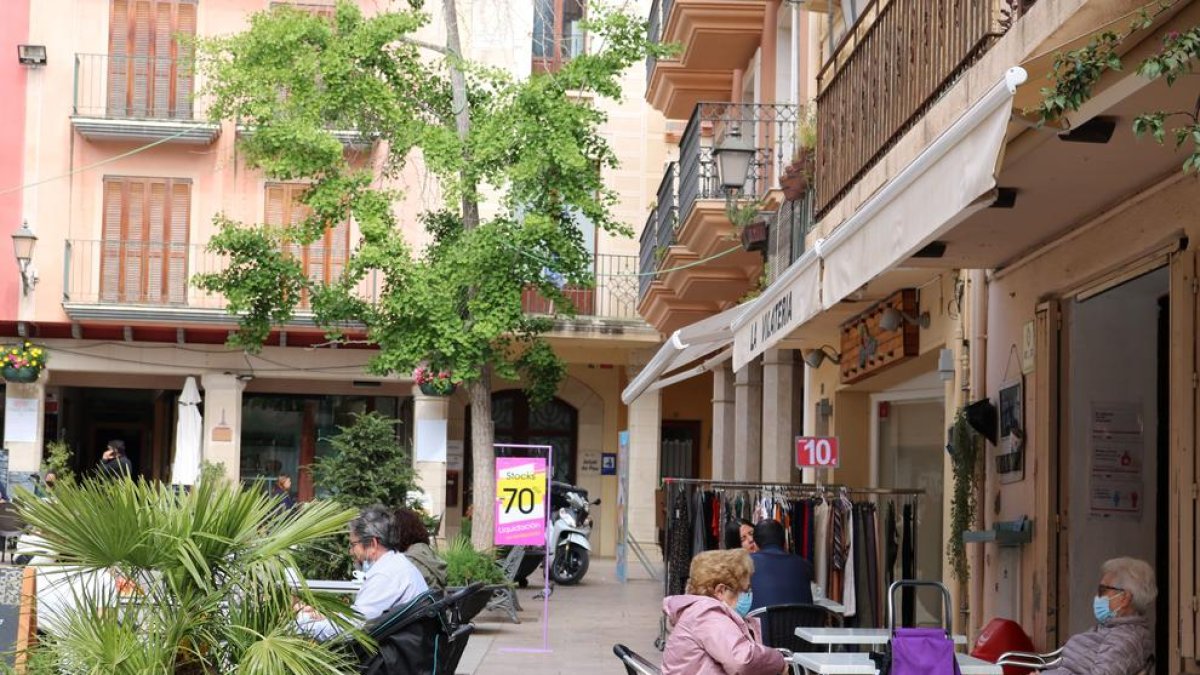 Entren en funcionament els Bons Cambrils i ja es poden utilitzar a més de 90 establiments