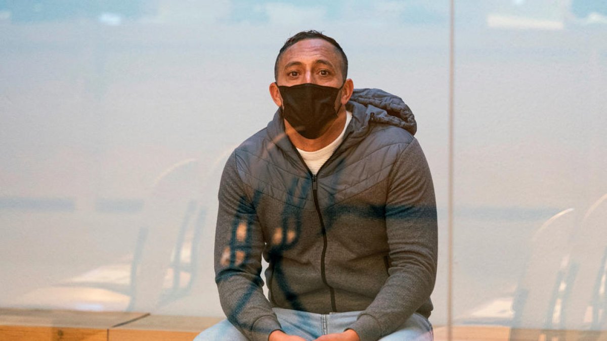 La expareja de Driss Oukabir: «Vivía de mí, yo tenía que estar en casa, hacer la comida y mantenerlo»