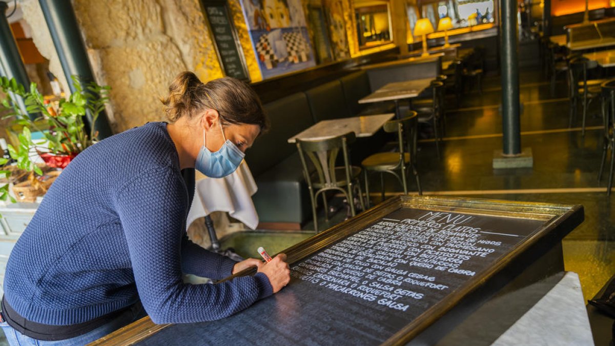 L'hostaleria comença a recuperar el ritme el primer dia d'obertura a mig gas