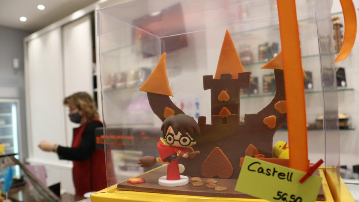 La venda de mones esquiva la covid-19 i els pastissers es mostren «optimistes» de cara al dilluns de Pasqua