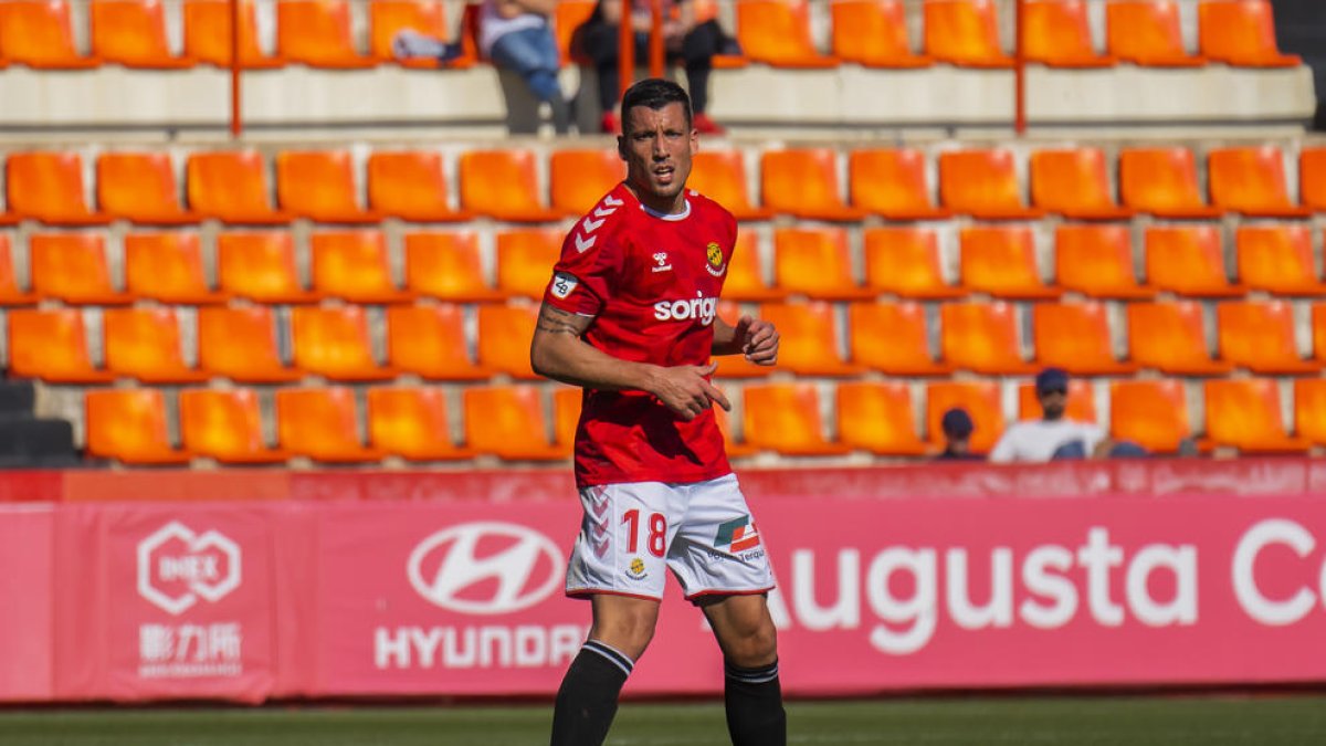 Jesús Rueda, dubte per diumenge al Nàstic per problemes a l'adductor esquerre