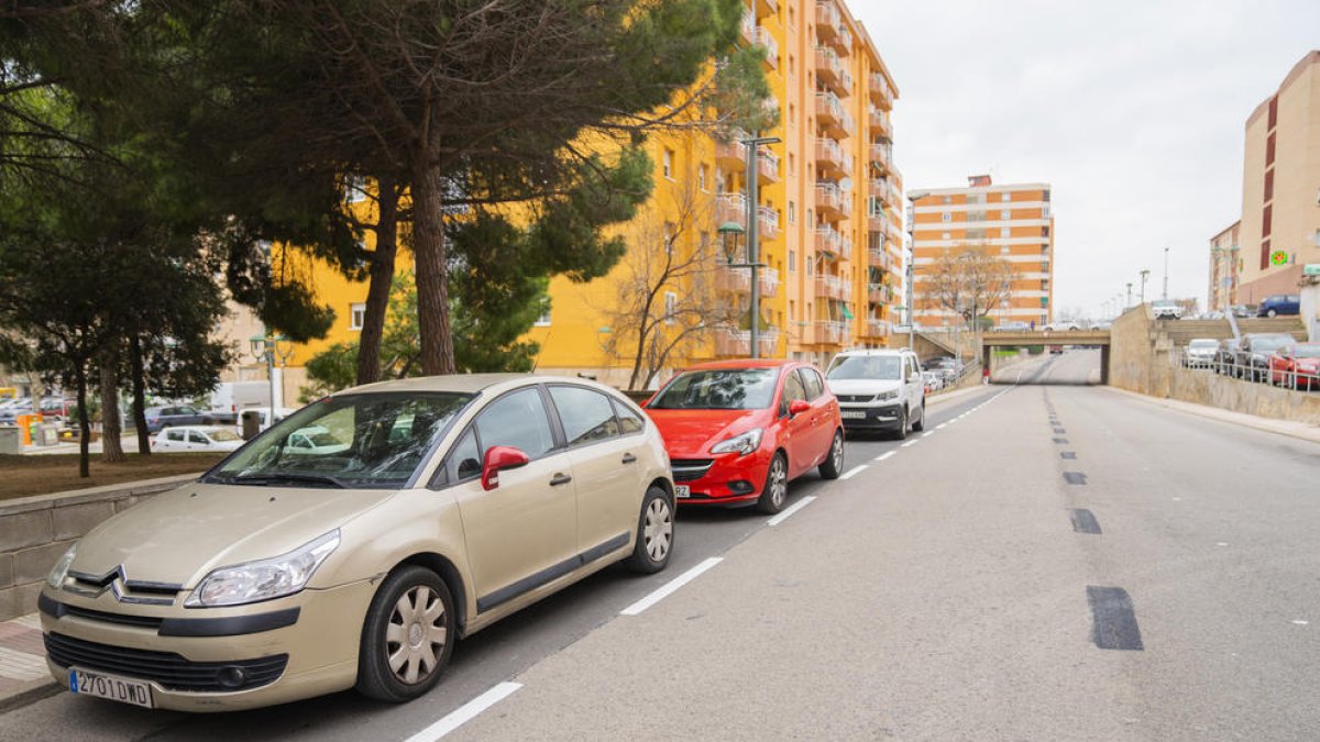 El carrer N de Sant Pere i Sant Pau estrena places per aparcar