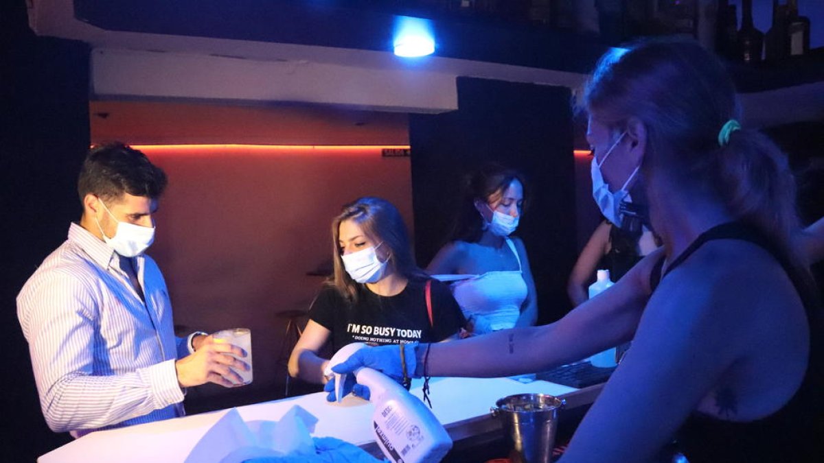 El Consell Interterritorial delega en les autonomies la decisió sobre l'obertura de l'oci nocturn en zones de risc mitjà