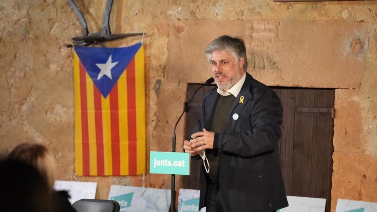 Batet referma JxCAT com el partit que «defensarà» el territori