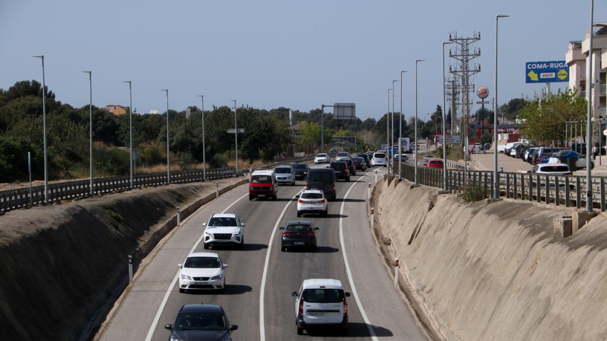 Primeres cues durant el Dilluns de Pasqua al Camp de Tarragona