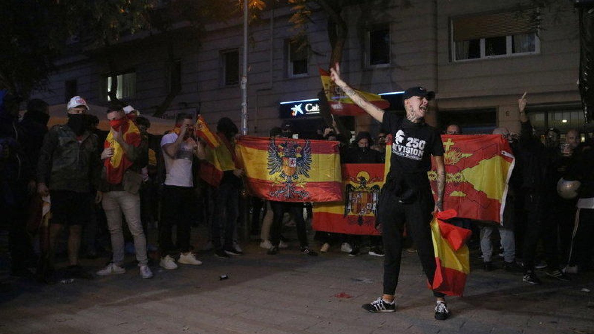 Piden 4 años de condena para un ultra que golpeó a un mosso con un palo de bandera