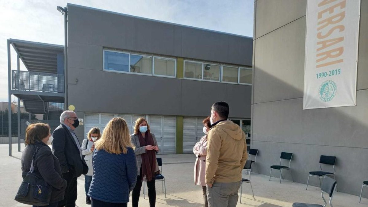 Educación fusiona la escuela Jaime II y el instituto Blanca d'Anjou del Perelló en un solo centro a partir del próximo curso