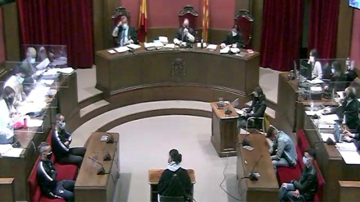 Montero reclama evitar la «revictimización» durante los juicios a las mujeres que han sufrido agresiones sexuales