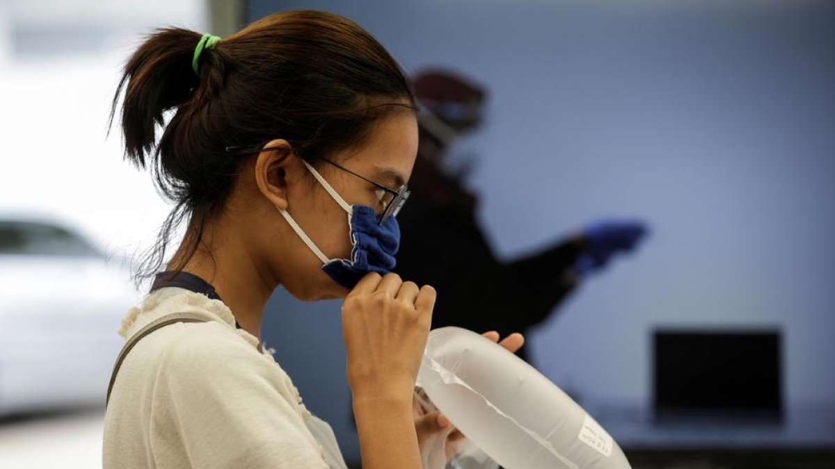 Un aparell per detectar la covid-19 a través de l'alè