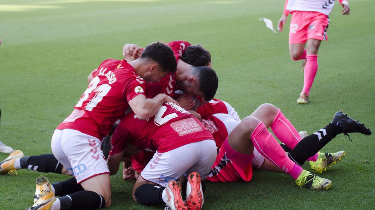 Toni Seligrat podrá contar con la plantilla al completo por primera vez