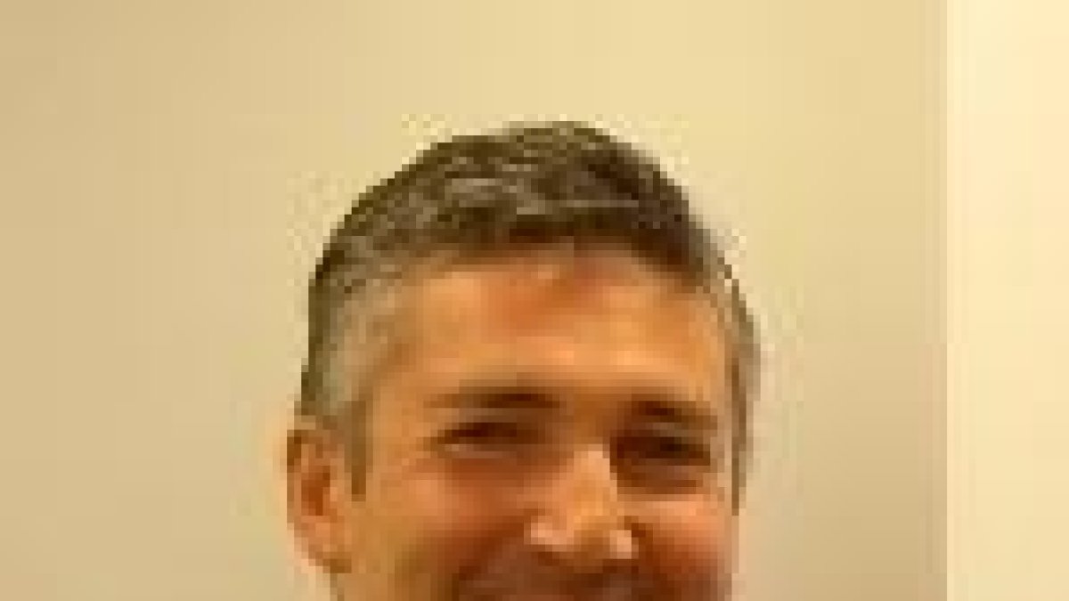 Denuncian al vicesecretario de comunicación del PPC por maltratos