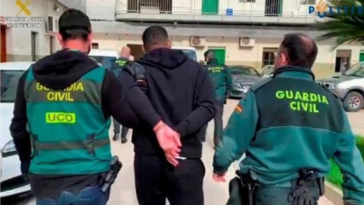 Una triple vez de la Guardia Civil acaba con la mayor partida de cocaína rosa