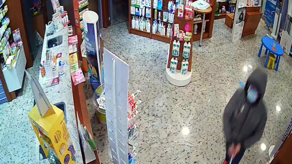 Detingut un lladre a Barcelona que atracava establiments amb un tornavís i amenaçava de contagiar la sida