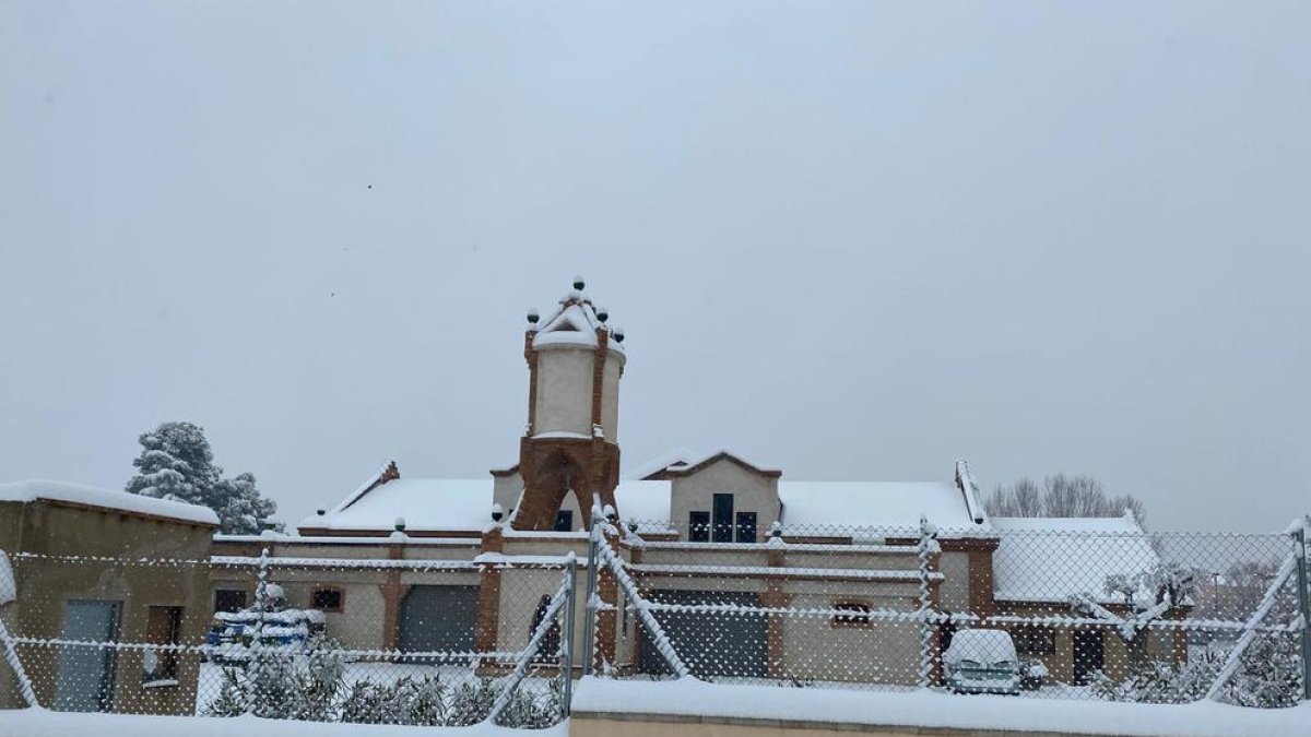 Falset i altres municipis del Priorat porten 10 hores sense llum