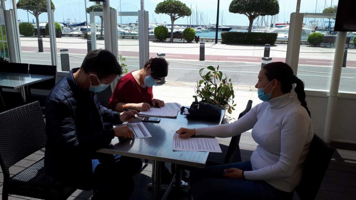 El Ayuntamiento de Cambrils realiza cerca de 400 acciones informativas en establecimientos sobre las restricciones