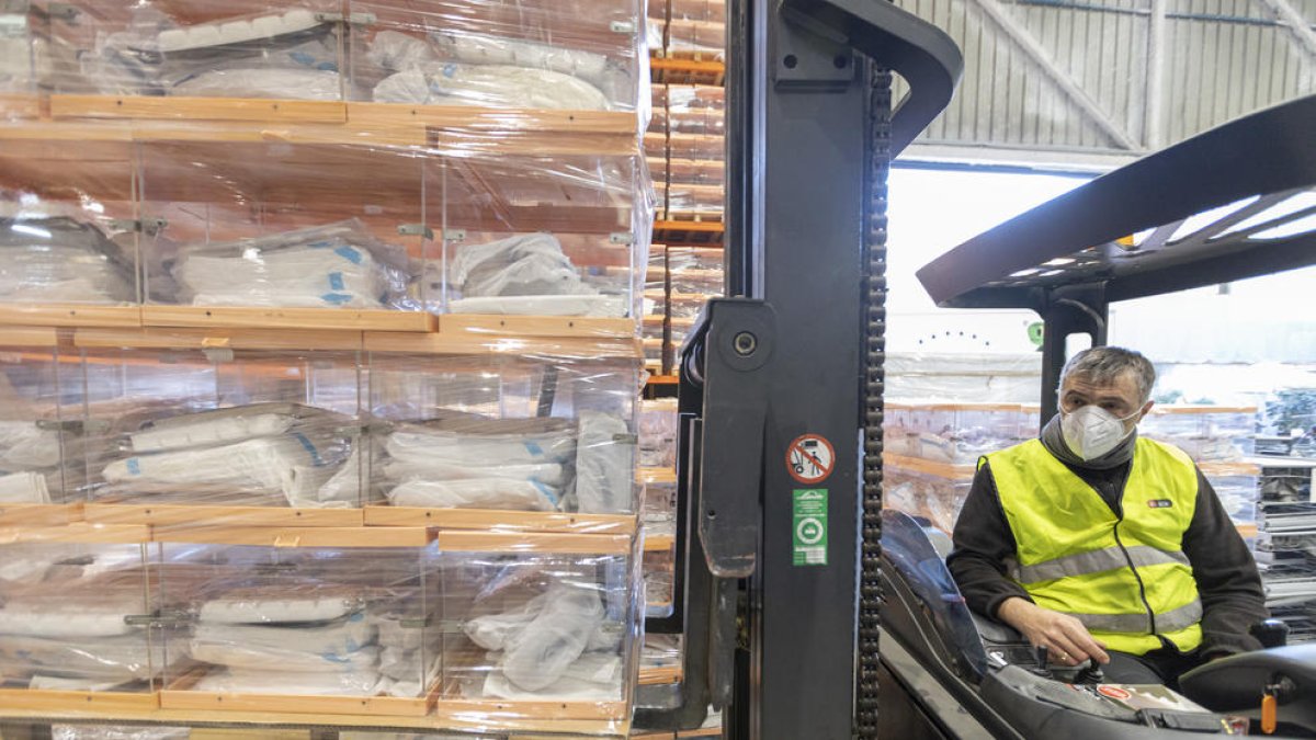 Más de 284.000 catalanes solicitan el voto por correo, la cifra más alta en unas elecciones en Cataluña