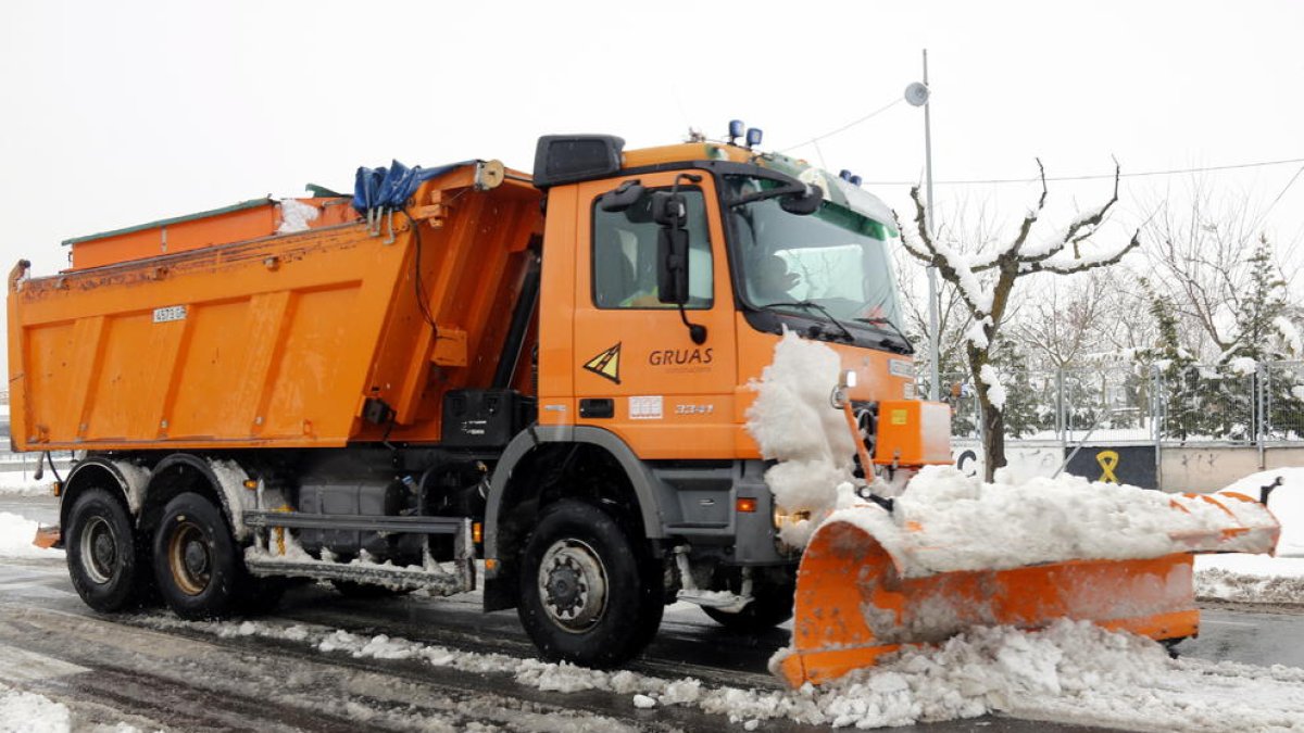La neu obliga a suspendre el transport escolar al Priorat
