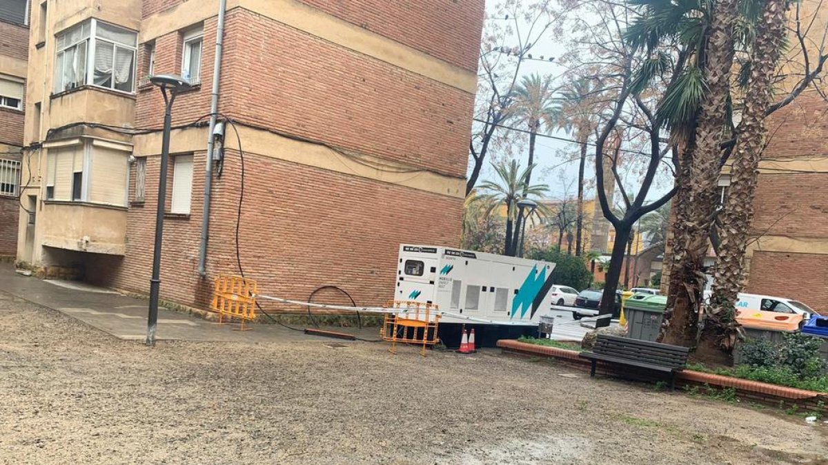 Part del barri Fortuny de Reus es queda sense llum per una avaria al cablejat