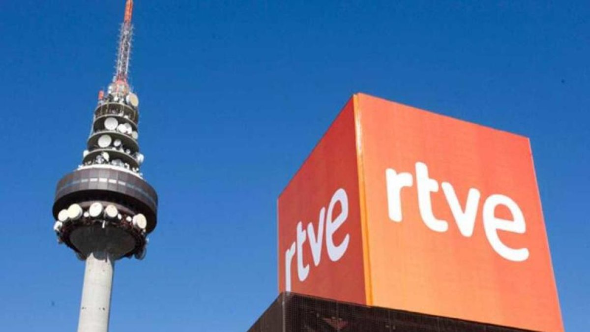 RTVE abre un expediente informativo por los comentarios sexistas durante la alfombra roja de los Goya por Facebook Live