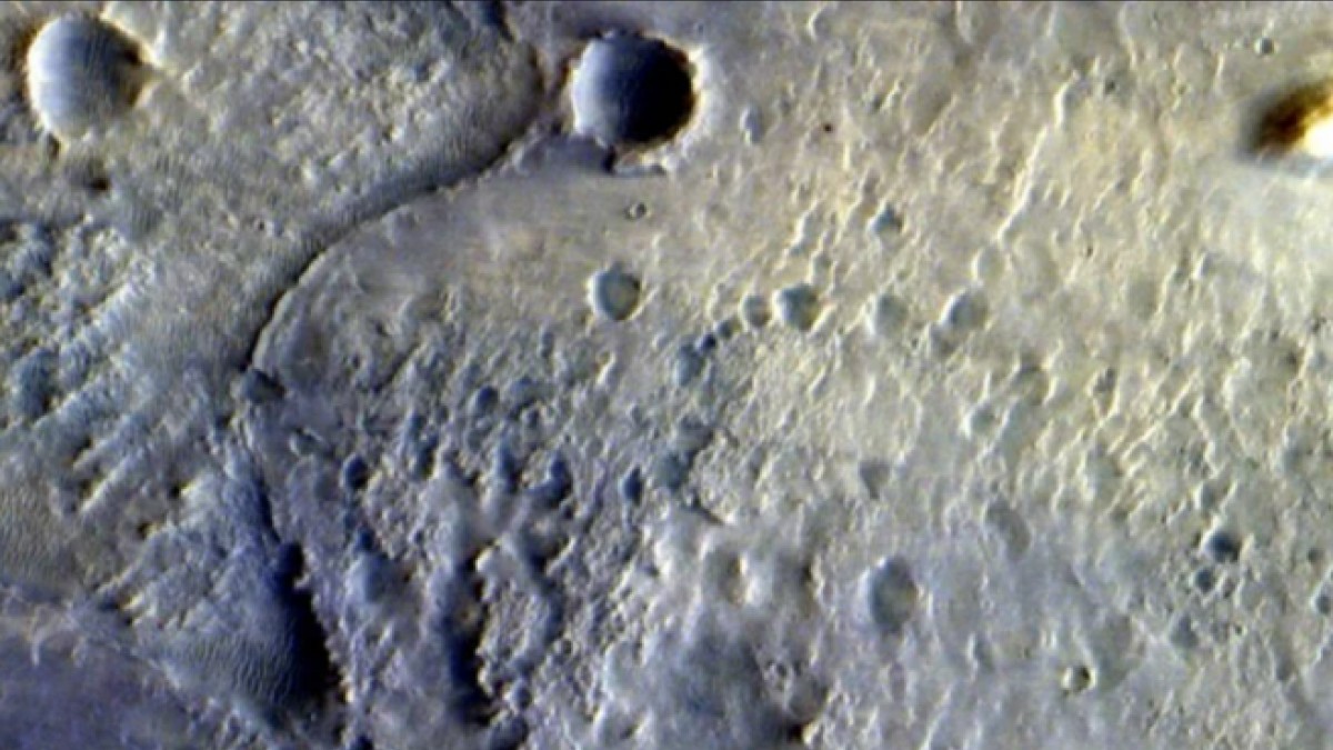 ¿Eres capaz de ver el vehículo Perseverance en esta imagen de la superficie de Marte?