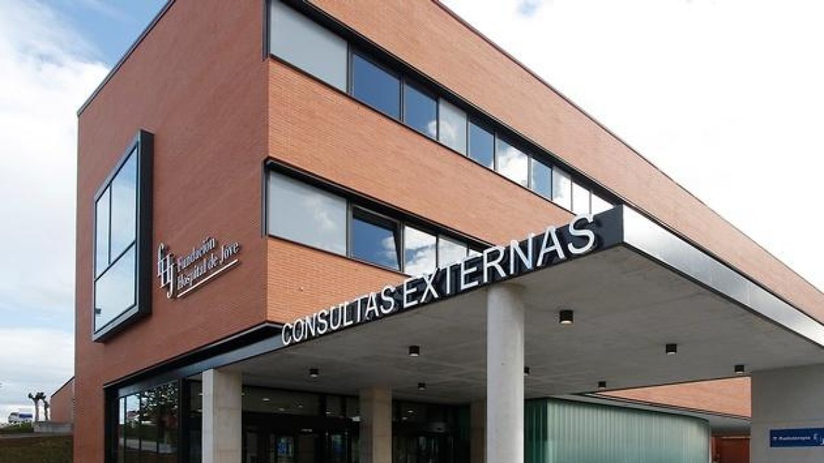 Muere en Gijón un sanitario de 26 años después de haber superado el coronavirus