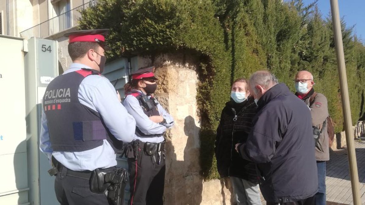 Els veïns de Bonavista reclamen l'ampliació horària del seu CAP a l'edifici de la Regió Sanitària