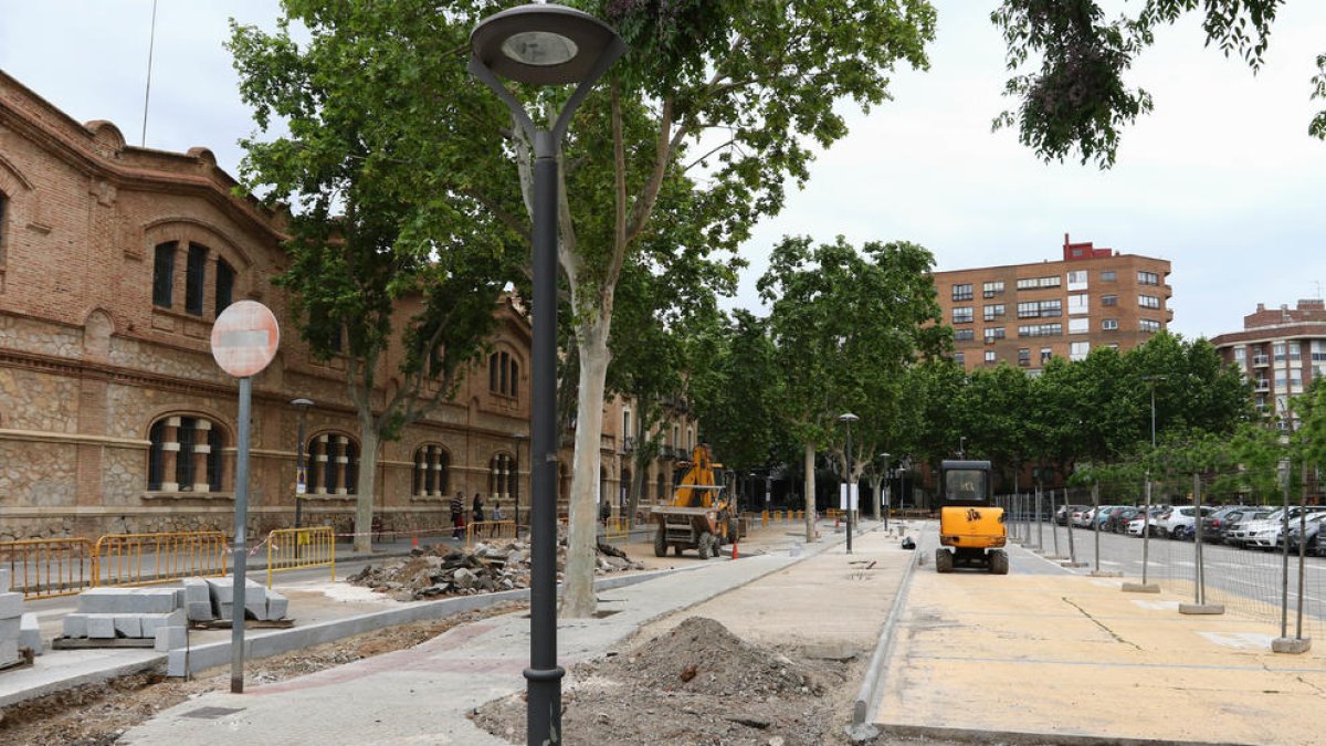 La obra para mover los buses interurbanos de las Oques en Reus acabará en junio