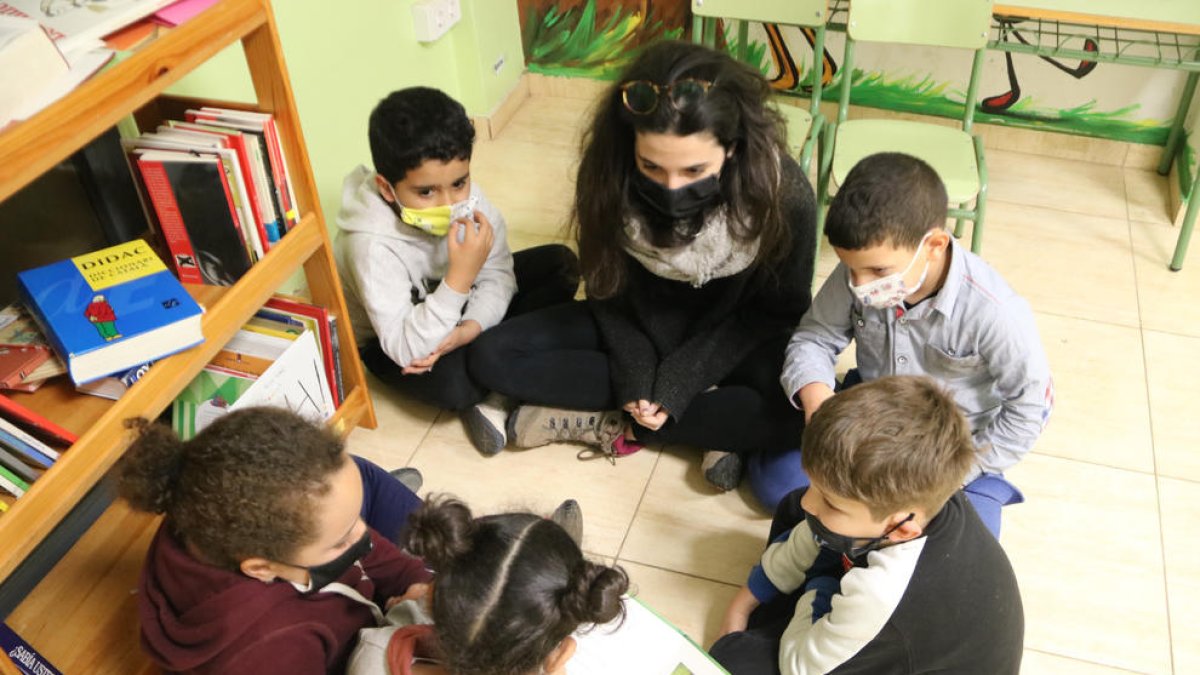 Baixen a 595 (-8) els grups escolars confinats i a 14.188 (-42) les persones en quarantena